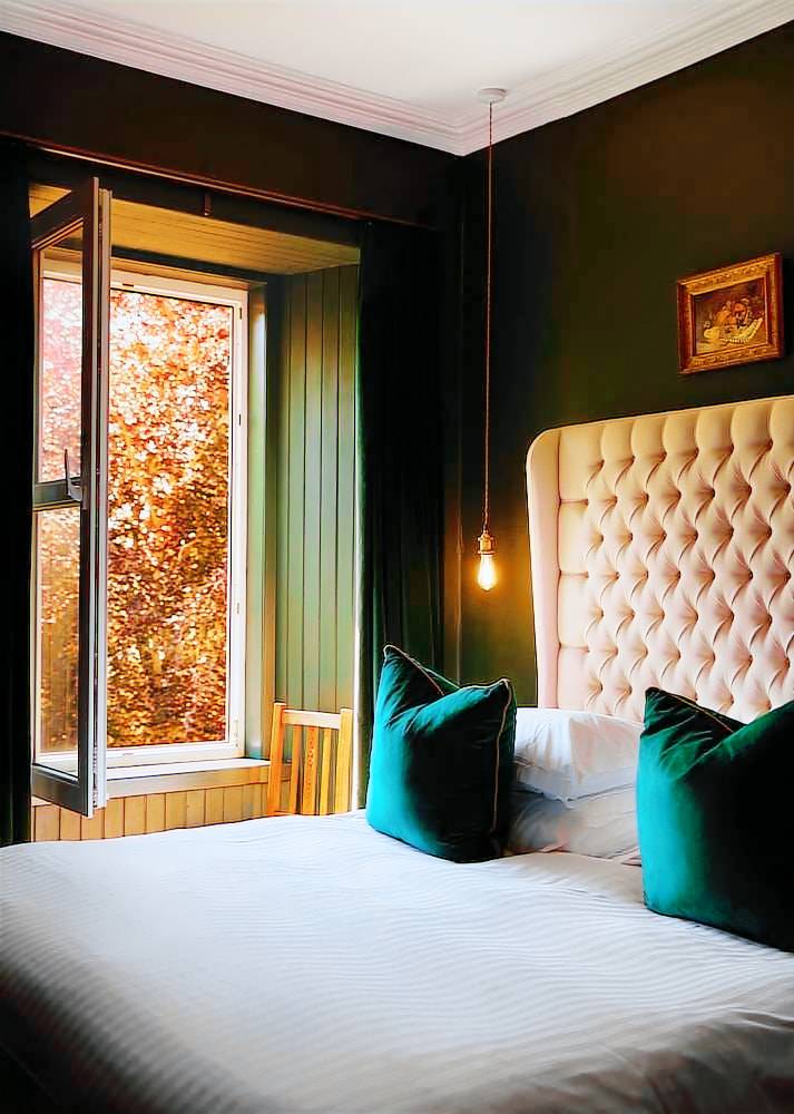 Lodge  Foyers