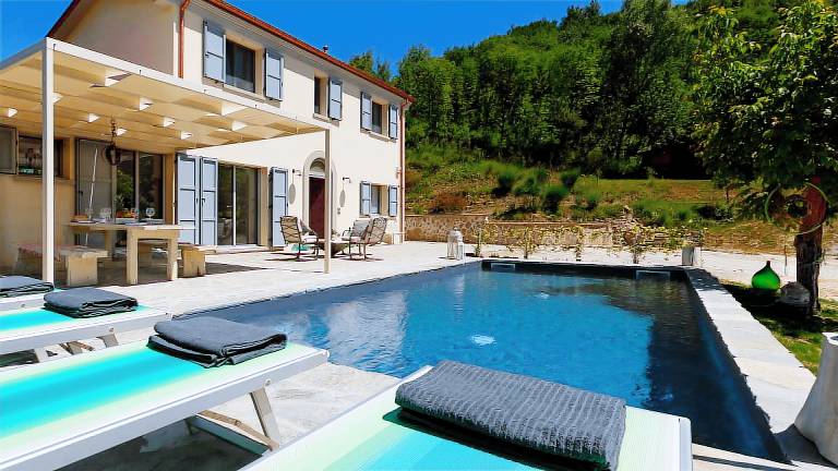 Villa with yard, patio & private pool — photo 2