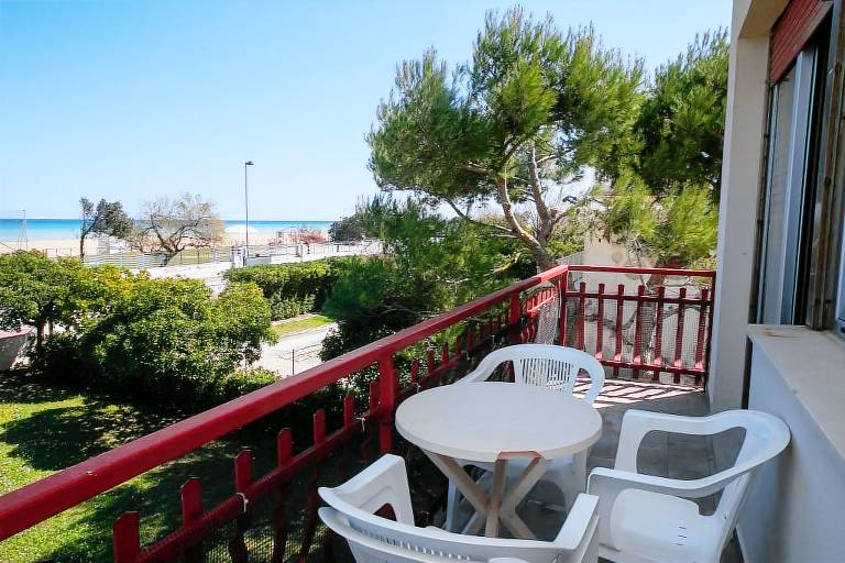 Apartment with patio | Sea view — photo 2