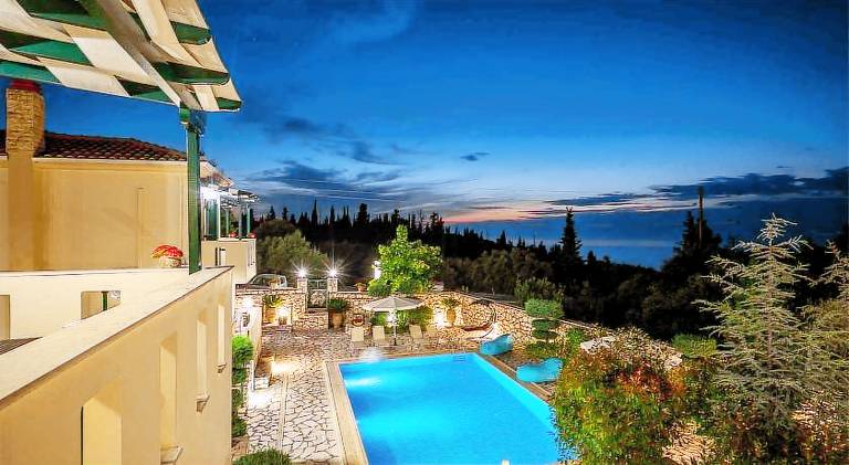 Child-friendly charming villa with pool, yard & terrace | Pets allowed — photo 2