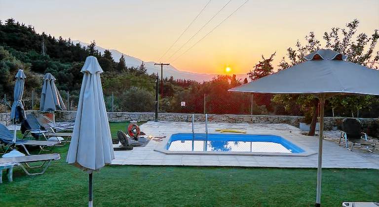 Villa with pool — photo 2
