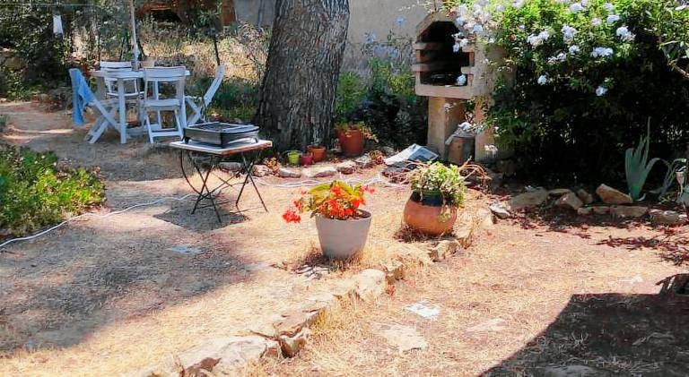 Fully equipped apartment with barbeque & yard | Pets allowed — photo 5