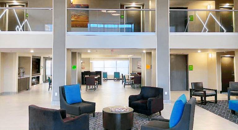 La Quinta Inn & Suites by Wyndham Jonesboro — photo 5