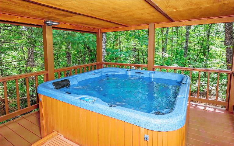 Cabin with BBQ & jacuzzi | Mountain view in Sevierville, TN