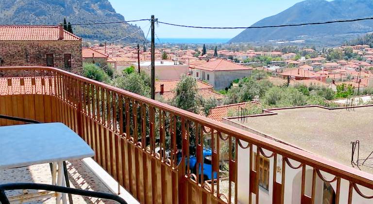 Rental apartment with terrace & garden — photo 4