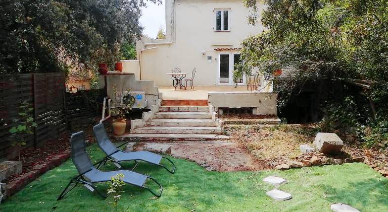 Holiday apartment with yard, barbecue & terrace — photo 4