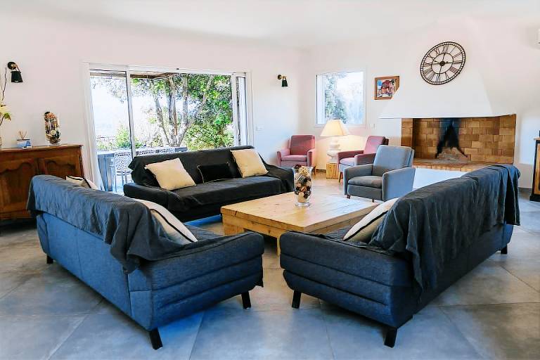 Villa with pool, terrace & barbecue | Mountain view — photo 2