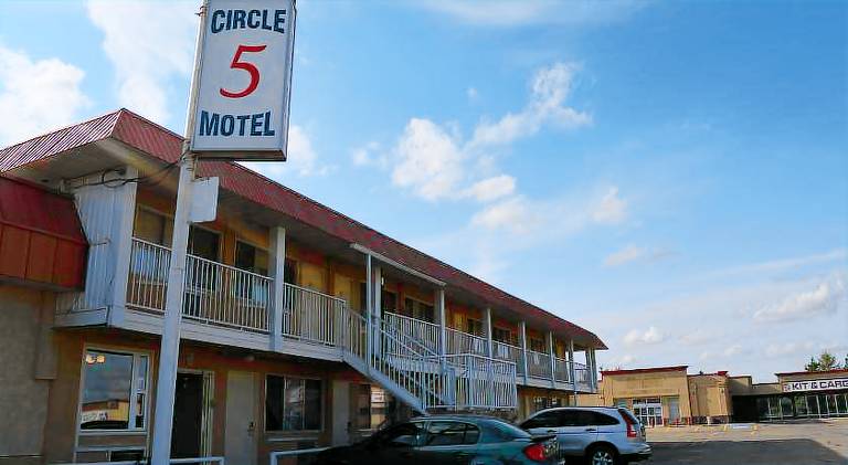 Circle 5 Motel in Olds, AB