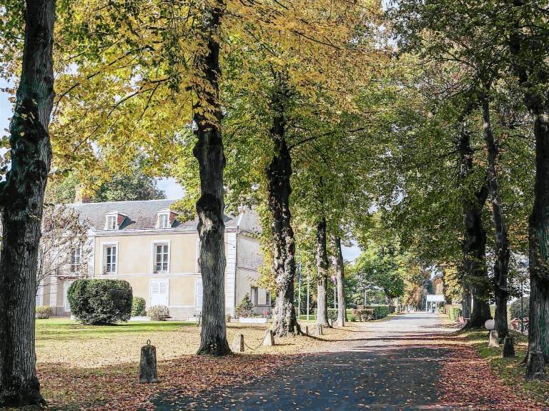 Mercure Demeure De Campagne Parc Du Coudray in Lisses