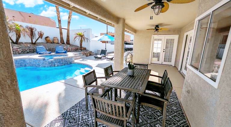 BOHO House - Pool, Spa, Boat Parking, Central — photo 4