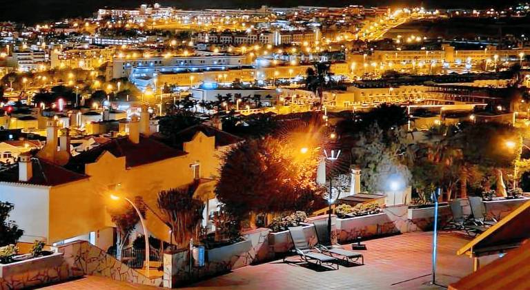 Fully equipped rental apartment with private pool, terrace & yard | Dogs allowed in Adeje