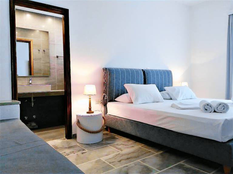 Bed & Breakfast  Paros