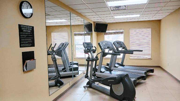 Red Roof Inn & Suites Midland — photo 3