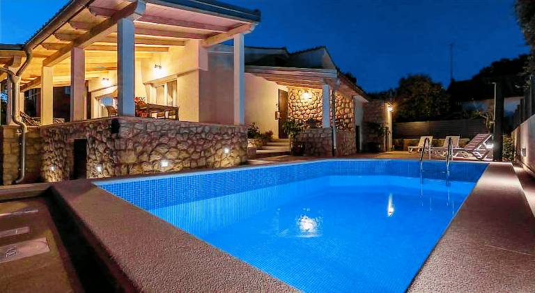 Villa with pool in Mali Losinj