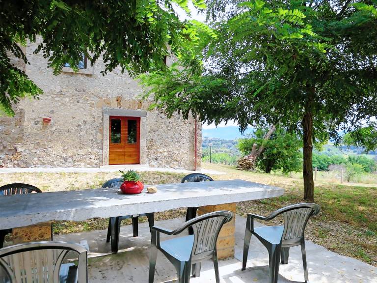 House with barbeque, patio & garden — photo 4
