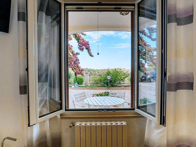 Child-friendly ample apartment with private pool, yard & patio | Dogs allowed — photo 5
