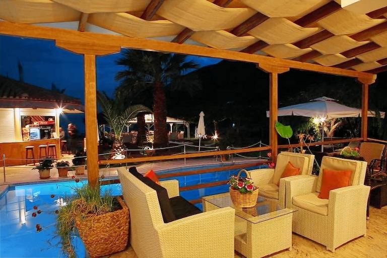 Aparthotel  Egremni Beach