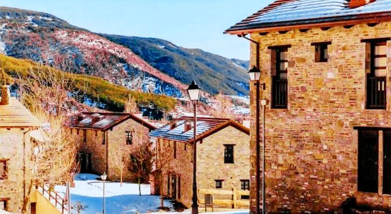 Lovely holiday apartment with yard | Pets allowed in Huesca