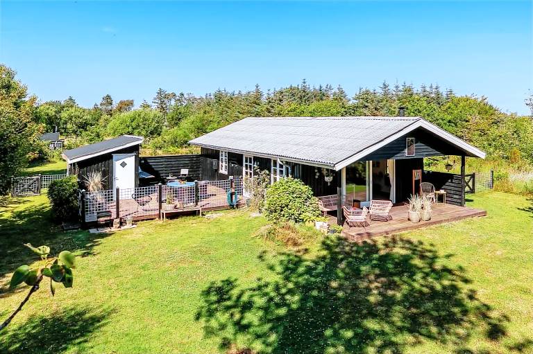     
Ferienhaus ∙ 6 Gäste ∙ 3 Schlafzimmer
