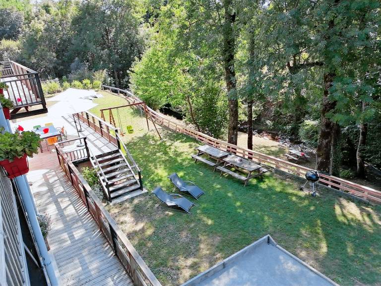 Gite with BBQ, terrace & yard — photo 5