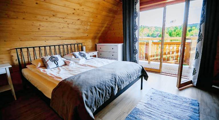 Charming chalet with garden, jacuzzi & patio | Dogs allowed — photo 2