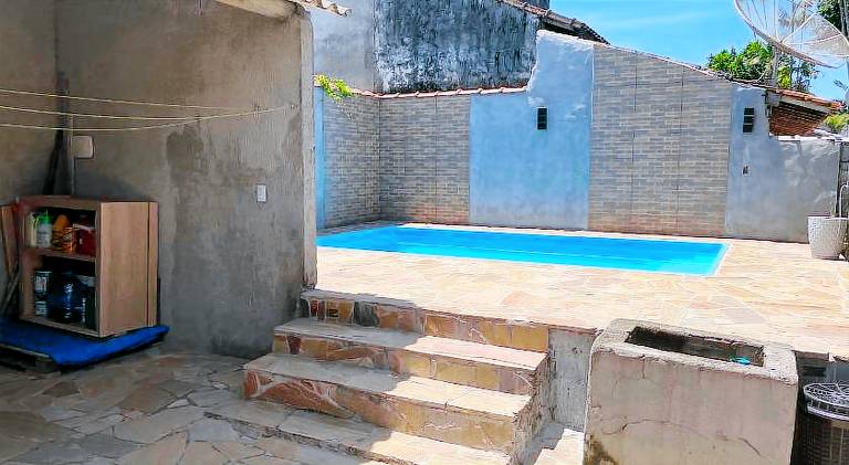 House with pool — photo 3