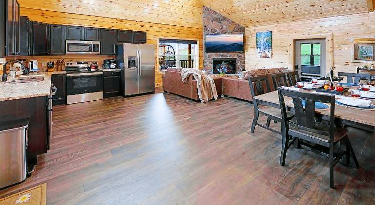 New! Indoor Pool/PS 5/Hot tub/Parkway — photo 3