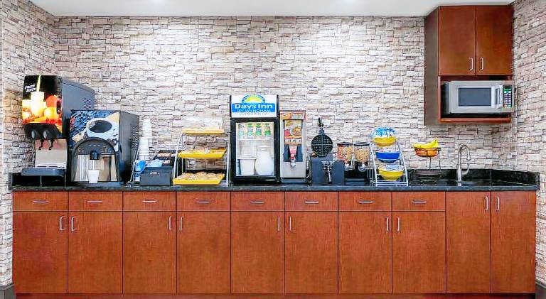 Days Inn by Wyndham Covington — photo 5