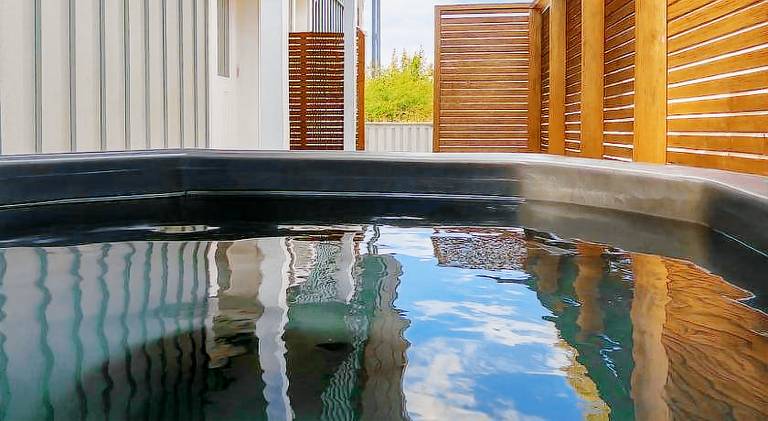 Spa Studio with Hot Tub, Sauna, Parking, airport — photo 3