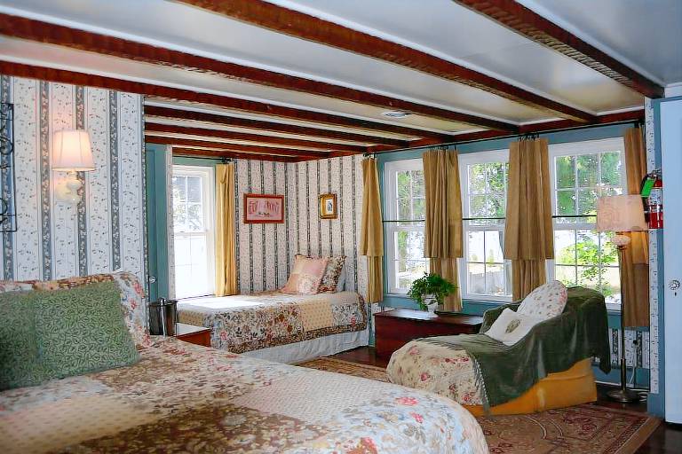 Bed and breakfast  Tilghman Island
