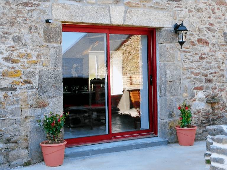 Gite with yard, grill & patio — photo 4