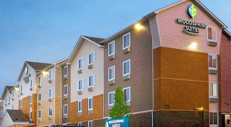 WoodSpring Suites Chicago Romeoville — photo 4