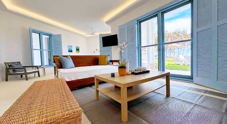 Serviced apartment with pool, terrace & yard | Dogs allowed — photo 2