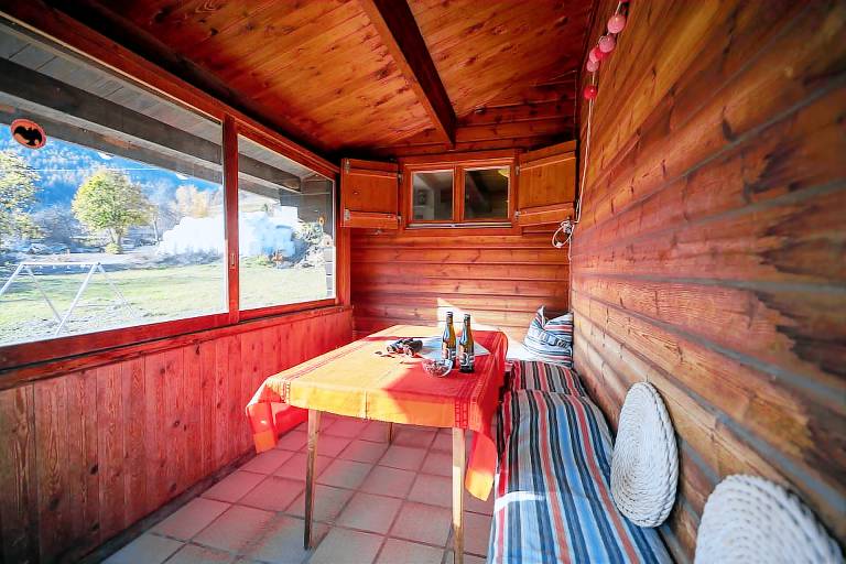 Chalet with terrace, garden & barbecue — photo 4