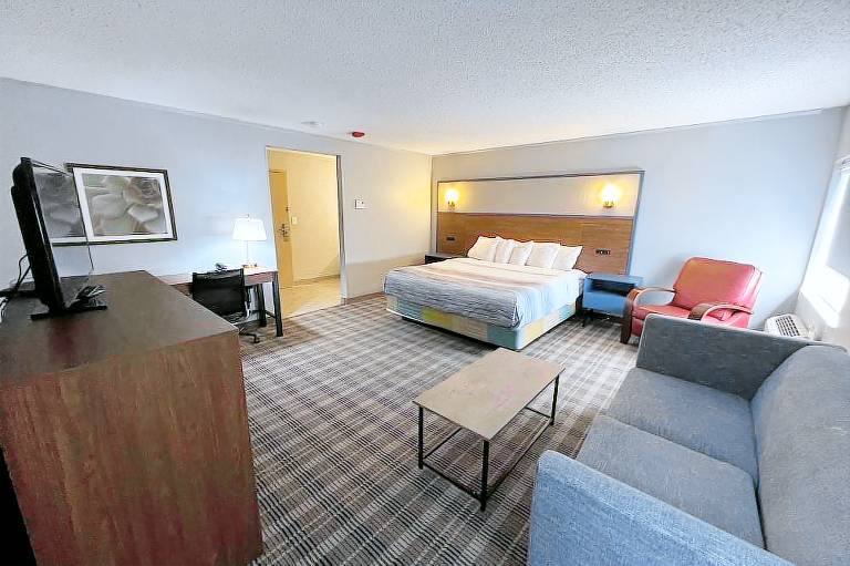 AmericInn by Wyndham Glendale Milwaukee