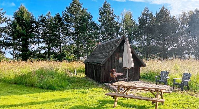 Lodge with patio & garden | Pets allowed — photo 4
