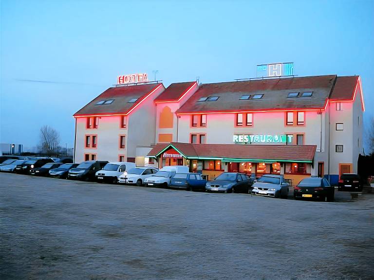 Brit Hotel Essentiel Moulins Avermes in Moulins