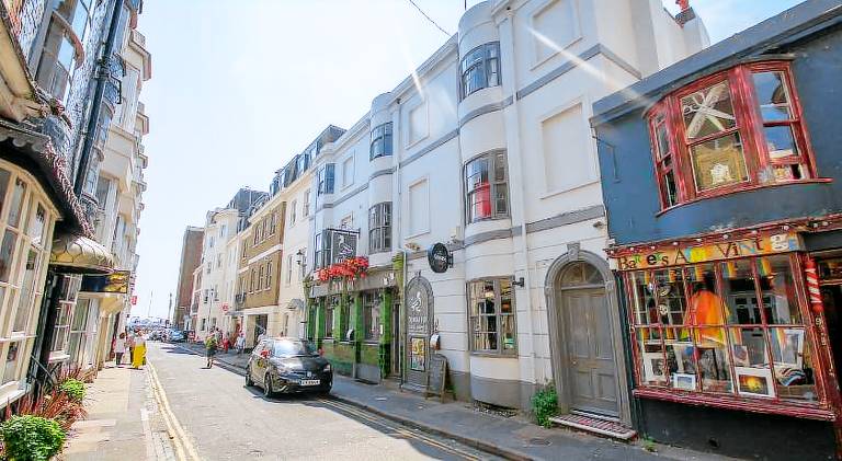 Mucky Duck House - Central- by Brighton Holiday Lets — photo 3