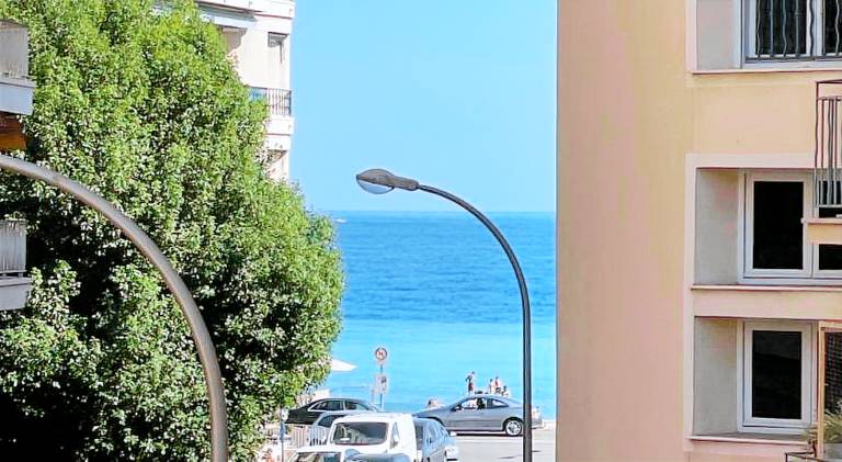 Rental apartment | Next to the beach | Pet-friendly in Menton