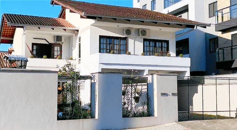 House | Perfect for remote work | Pets are welcome in Joinville