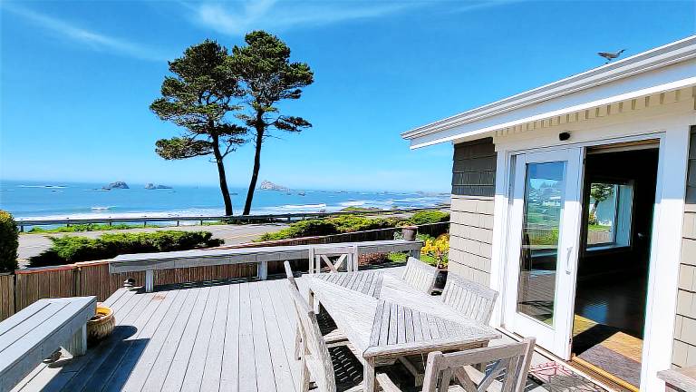 House  Crescent City