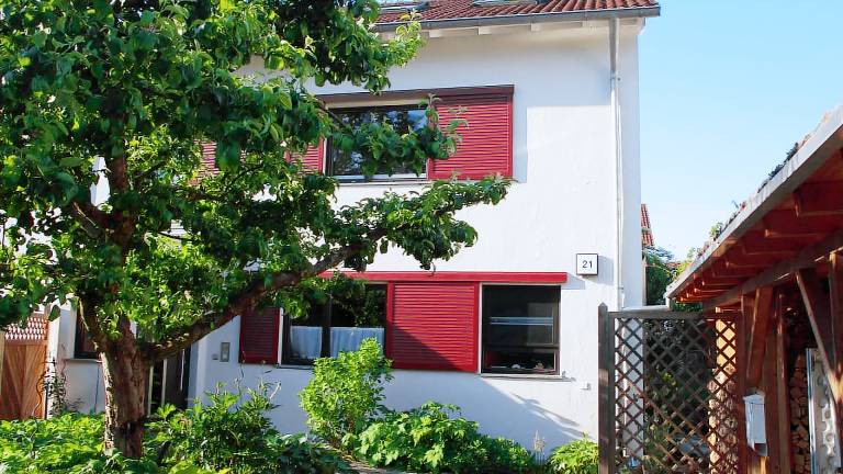 Ferienwohnung mit Pool in Friedrichshafen, Bodensee für max. 5 Personen