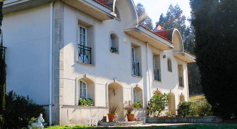 Lovely house with yard, terrace & private pool | Pets allowed in Bilbao
