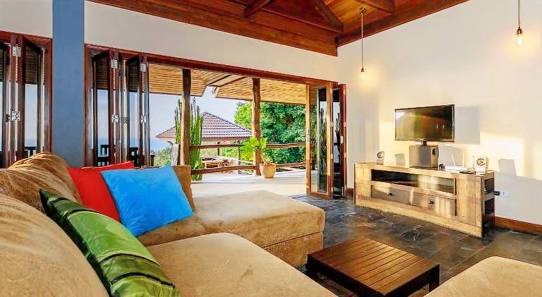 4 Bedroom villa with stunning sea & sunset view — photo 2