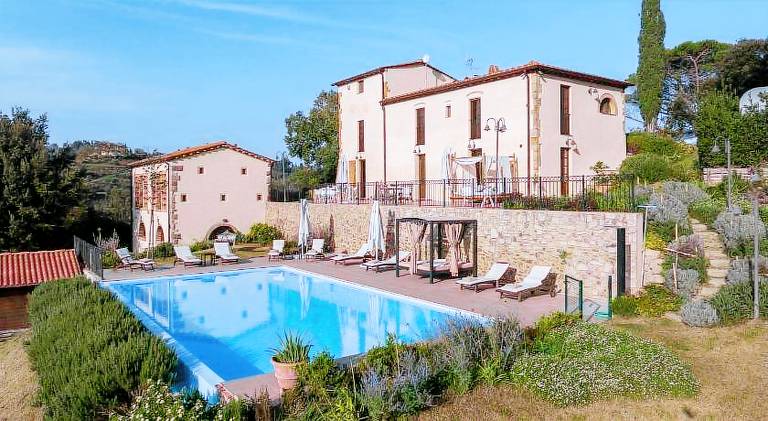 Fully equipped spacious farm with garden, barbeque & patio | Pets allowed in Palaia