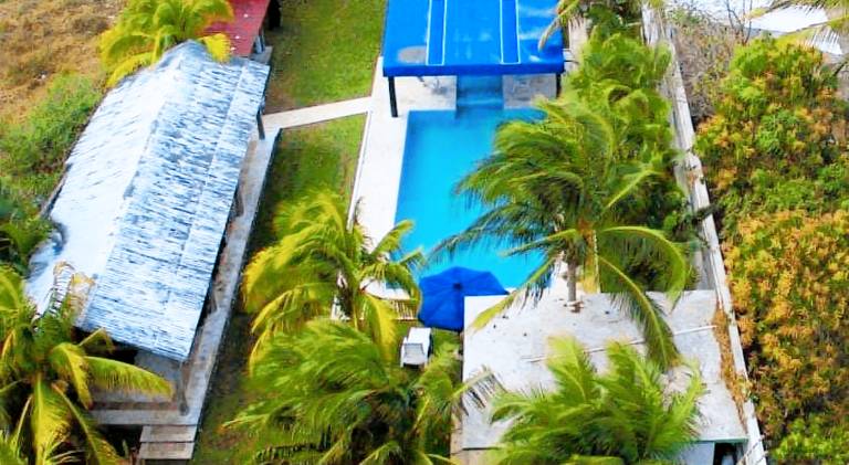House with pool — photo 3