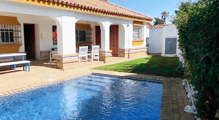 Beautiful house with pool | Pets are welcome in Chiclana de la Frontera