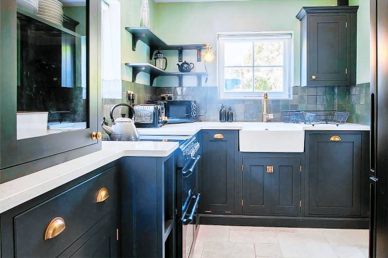 Family-oriented beautiful cottage with garden & barbecue | Pets are welcome — photo 3
