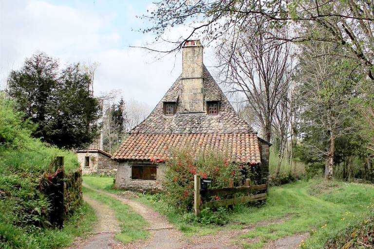 Nice gite with barbeque, garden & patio | Pets are welcome — photo 2