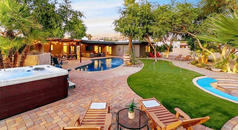 House with hot tub & pool — photo 2